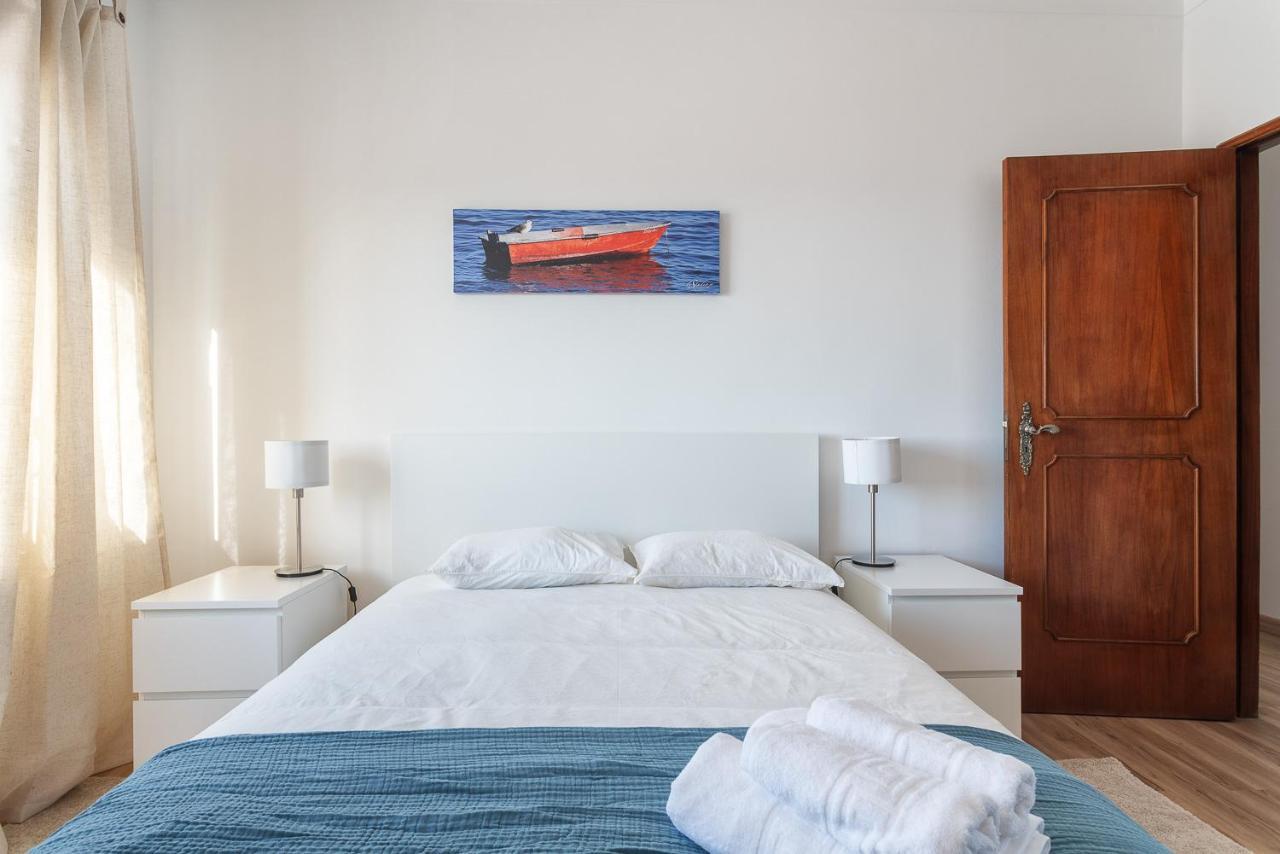Hostwise - Spacious & Sunny Flat - Лоуле Екстериор снимка
