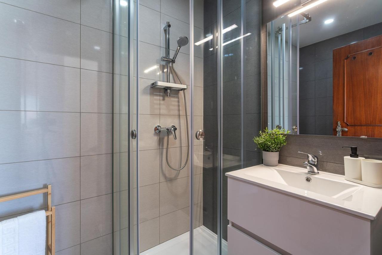 Hostwise - Spacious & Sunny Flat - Лоуле Екстериор снимка